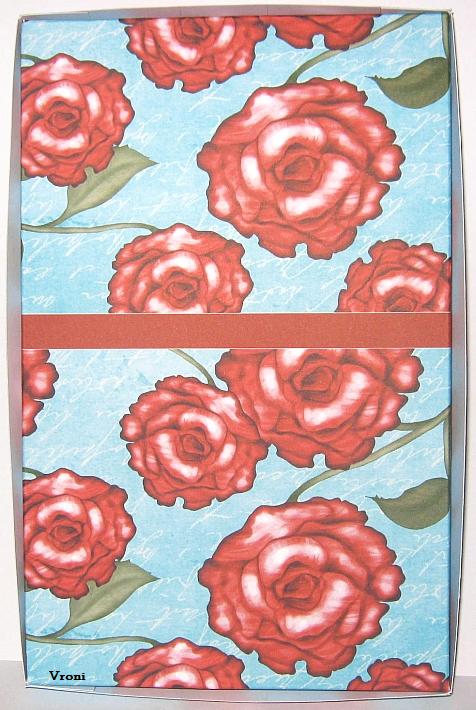 Geschenkbox Rosen. Hinten. Debbi Moore Shabby Chic Butterflies and Flowers..jpg
