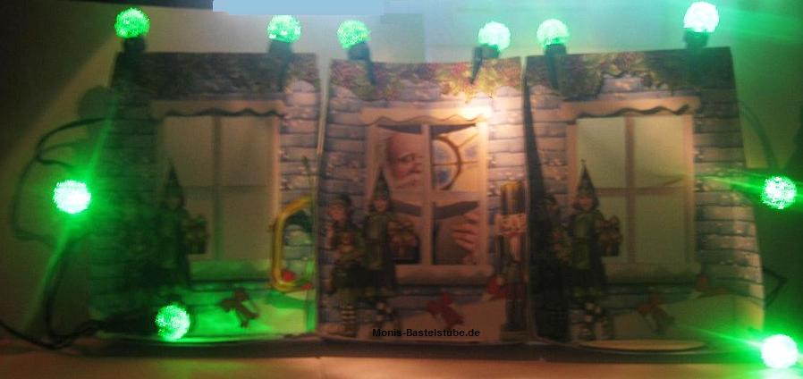 Fensterkarte-für-Teelichter-mit-Licht-Debbi Moore-Santa Claus.jpg