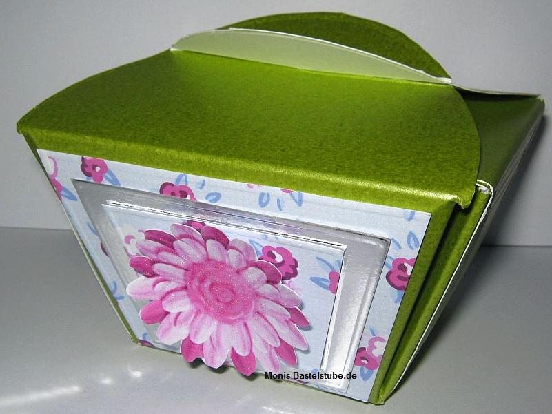 Kleine-Geschenkbox-mit-Blümchen-SweetThings.jpg