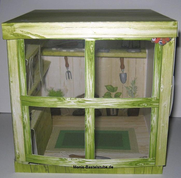 Fensterbox-Gartenhaus-mit-ShabbyChic-Through-the-Window-Tools of-the-Trade.jpg