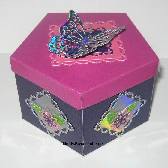 Pentagon-Box-mit-Schmetterlingen-TatteredLace.jpg