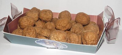 Weihnachtliche-Schale-für-Nüsse.jpg